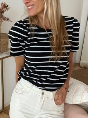 Alternative view of Remera Orquidea Rayada