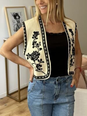 Alternative view of Chaleco Bosset