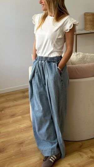 Alternative view of Remera Feine